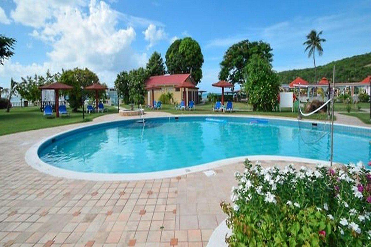 Starfish Halcyon Cove Hotel Dickenson Bay Exterior photo
