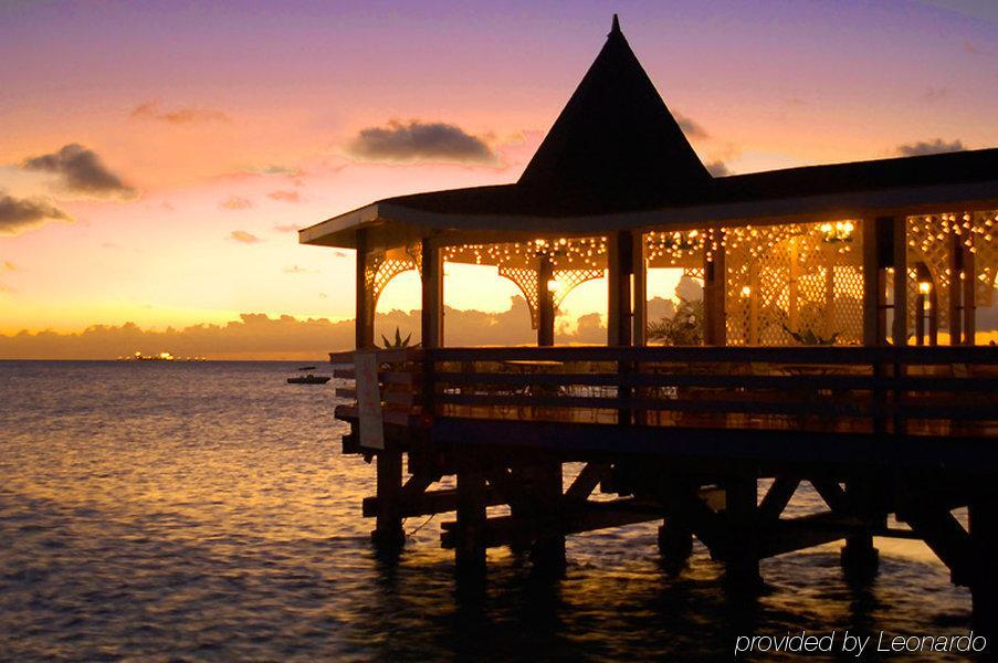 Starfish Halcyon Cove Hotel Dickenson Bay Exterior photo