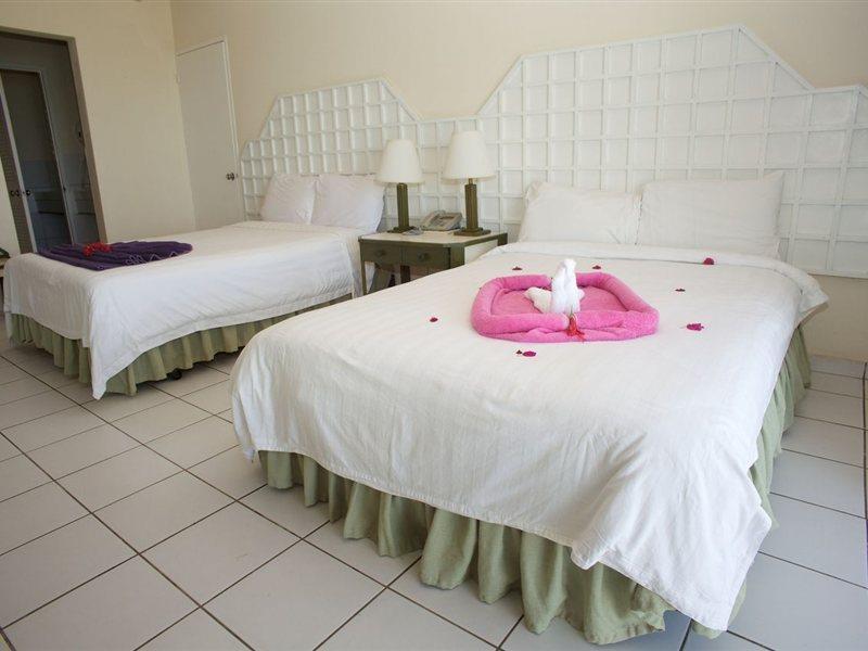 Starfish Halcyon Cove Hotel Dickenson Bay Exterior photo